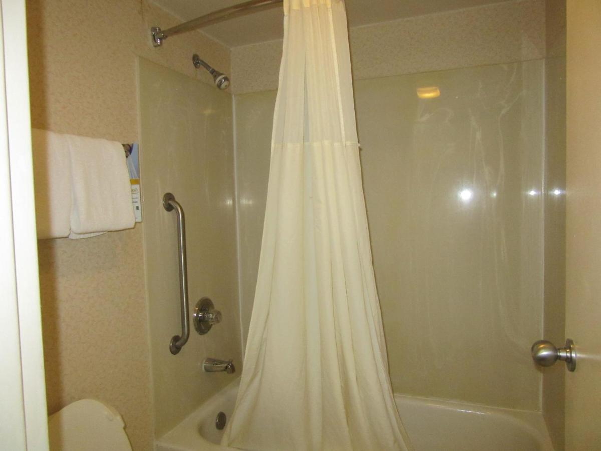 King Room - Disability Access/Non-Smoking at Quality Inn Fort Jackson