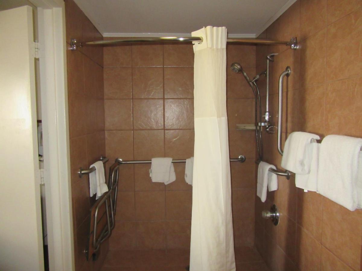 King Room - Disability Access/Non-Smoking at Quality Inn Fort Jackson