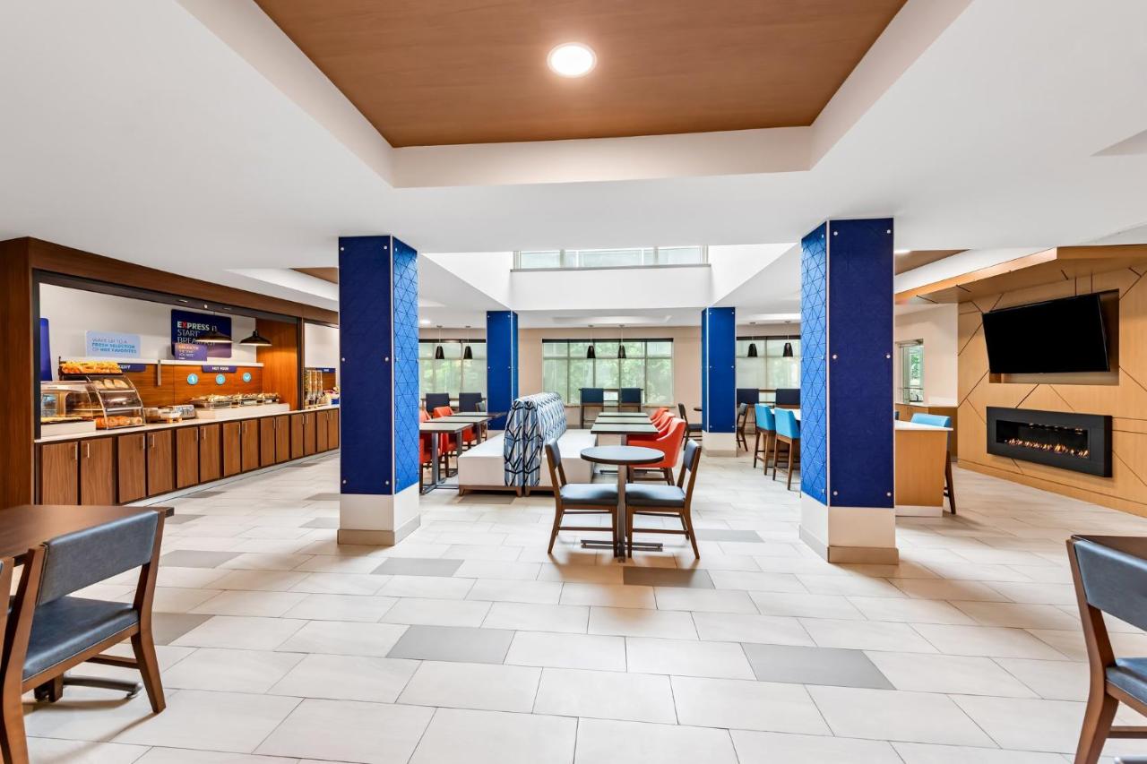 | Holiday Inn Express & Suites Sylva / Dillsboro, an IHG Hotel