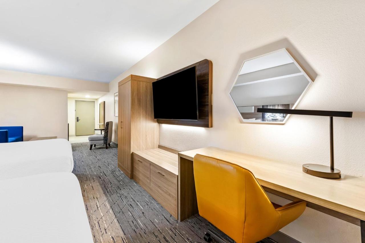 | Holiday Inn Express & Suites Sylva / Dillsboro, an IHG Hotel