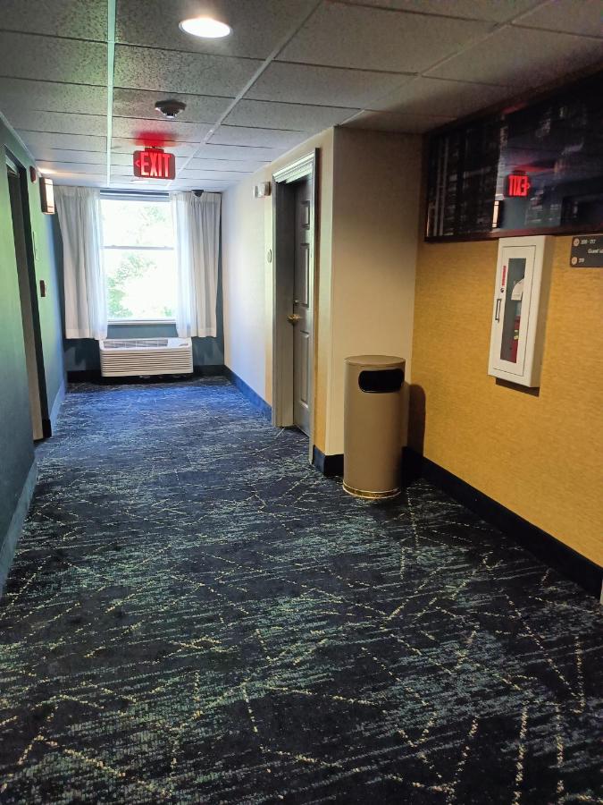 King Room - Accessible/Non-Smoking at Comfort Inn & Suites Virginia Beach - Norfolk Airport
