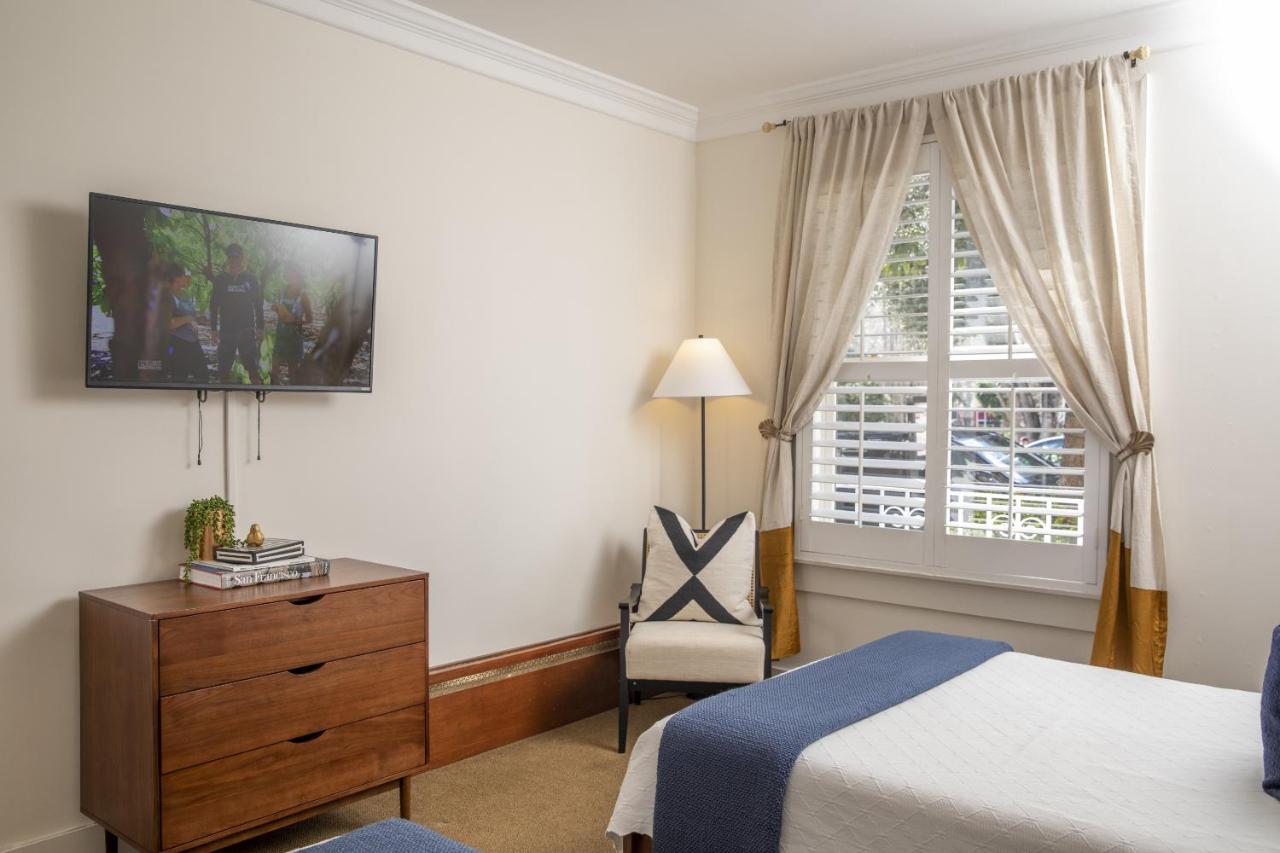 Double Room at Washington Square Inn