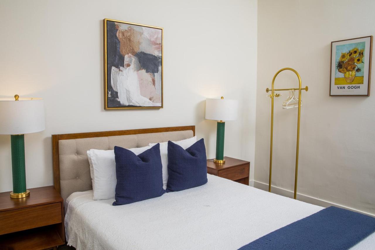 Standard Queen Room at Washington Square Inn