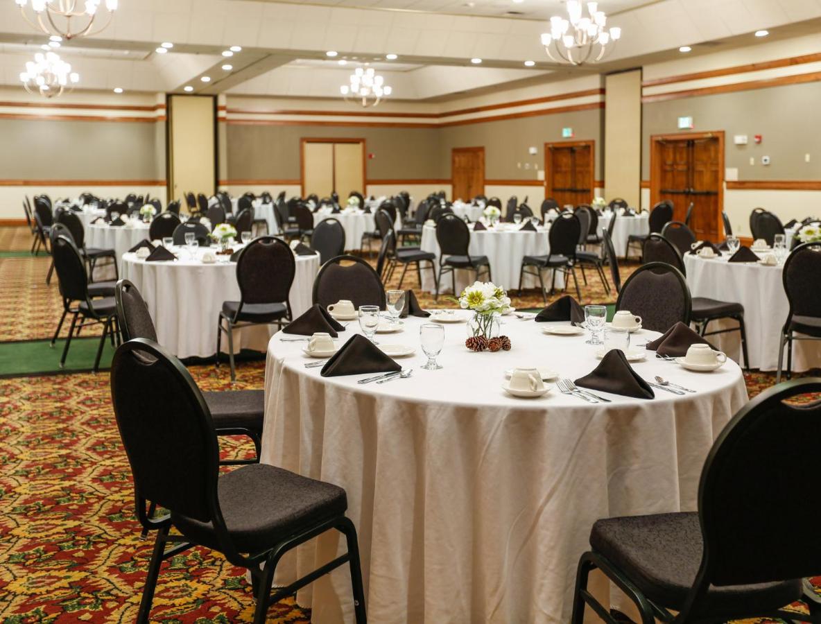 | Holiday Inn - West Yellowstone, an IHG Hotel
