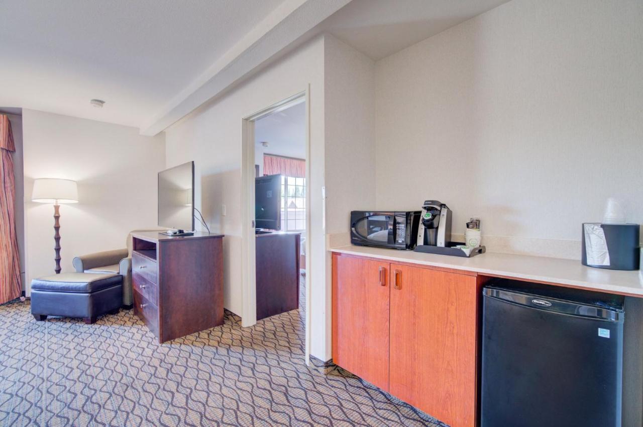 | Holiday Inn - West Yellowstone, an IHG Hotel