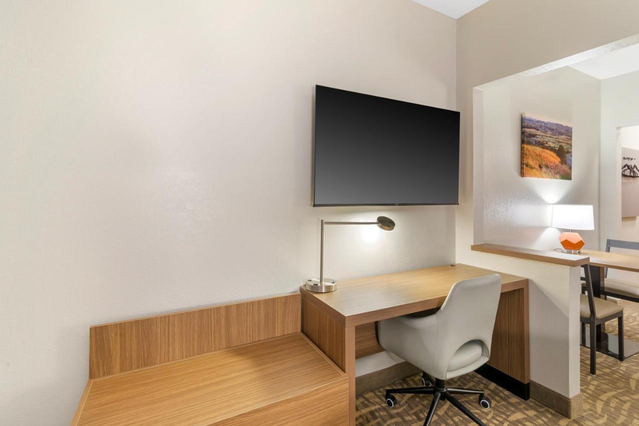  | EverSpring Suites