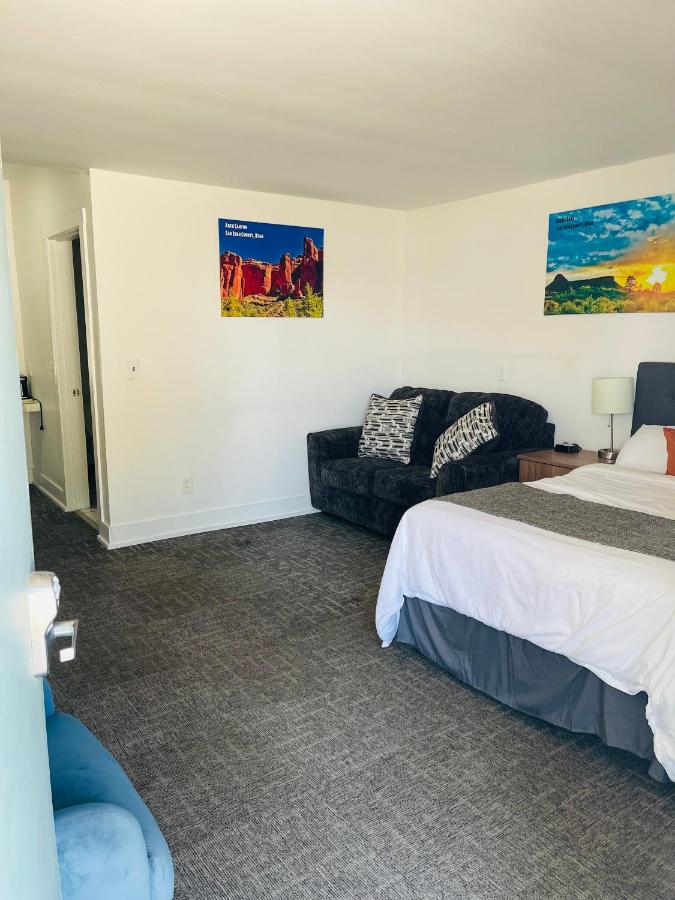  | Blue Sage Inn & Suites