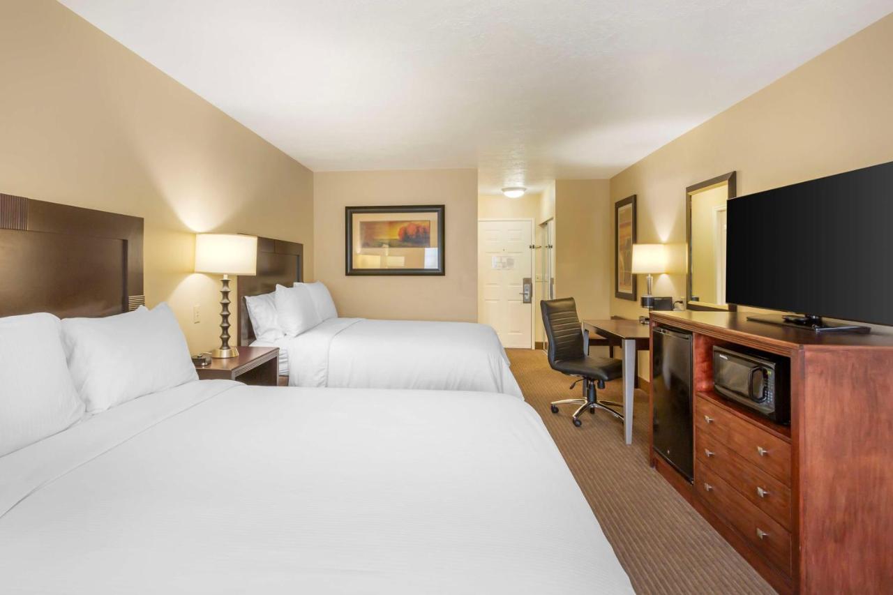 Best Western Plus Cottontree Inn