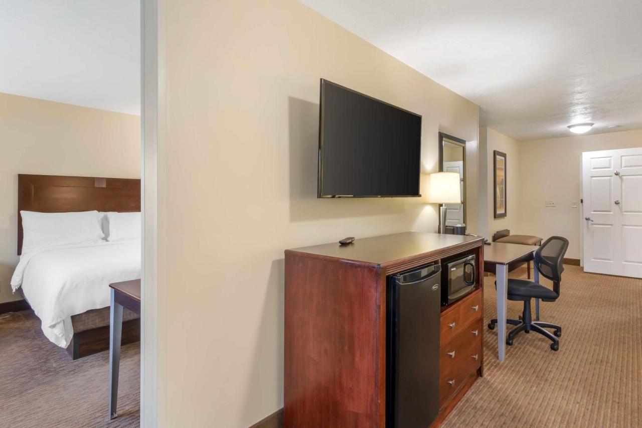 Superior Suite at Best Western Plus Cottontree Inn