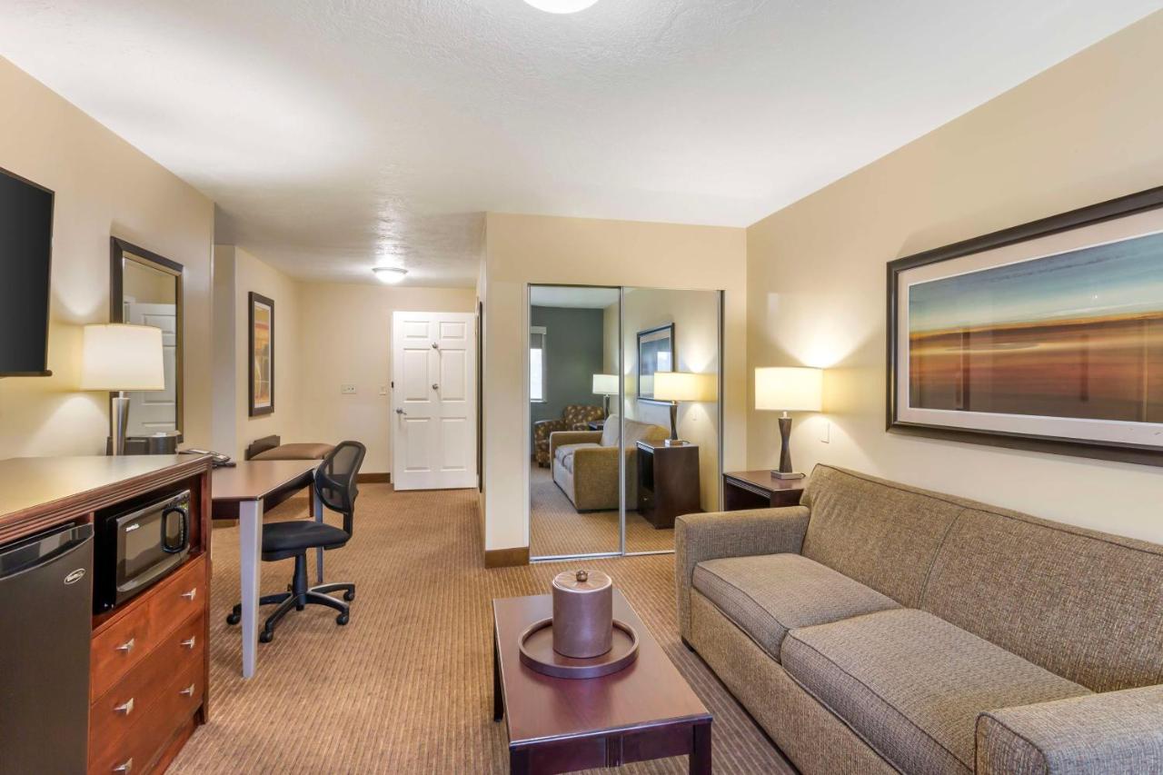 Superior Suite at Best Western Plus Cottontree Inn