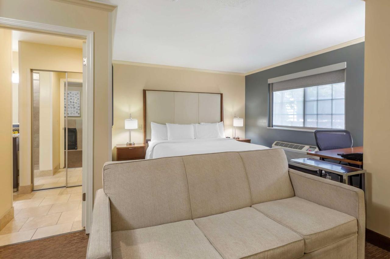 Best Western Plus Cottontree Inn