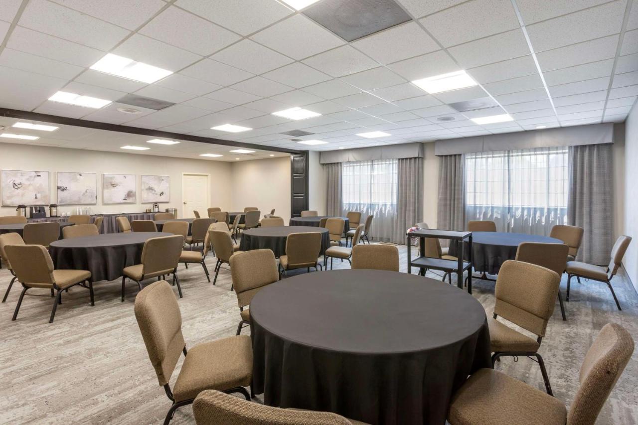 Best Western Plus Cottontree Inn