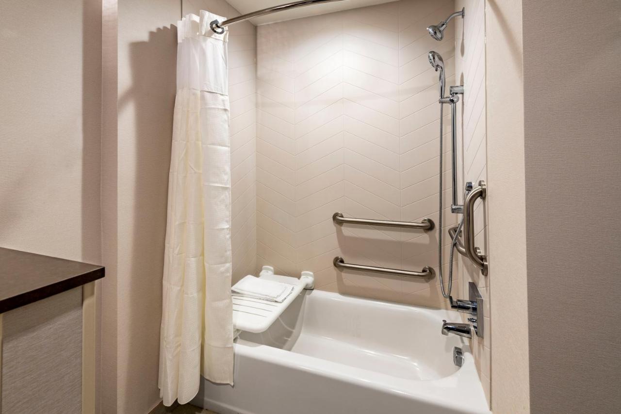 | Fairfield Inn & Suites by Marriott Uncasville Groton Area