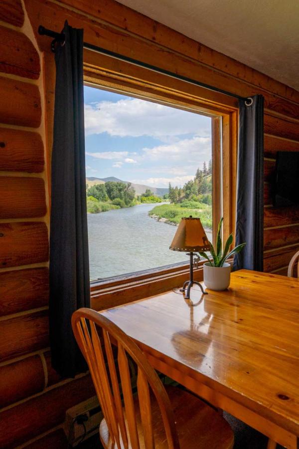  | River's Fork Lodge