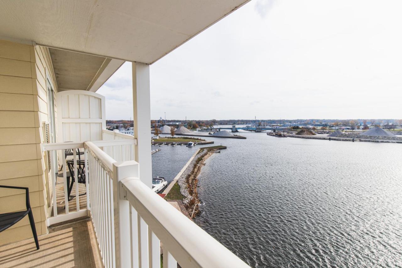 King Room with Harbor View at The Inn At Harbor Shores