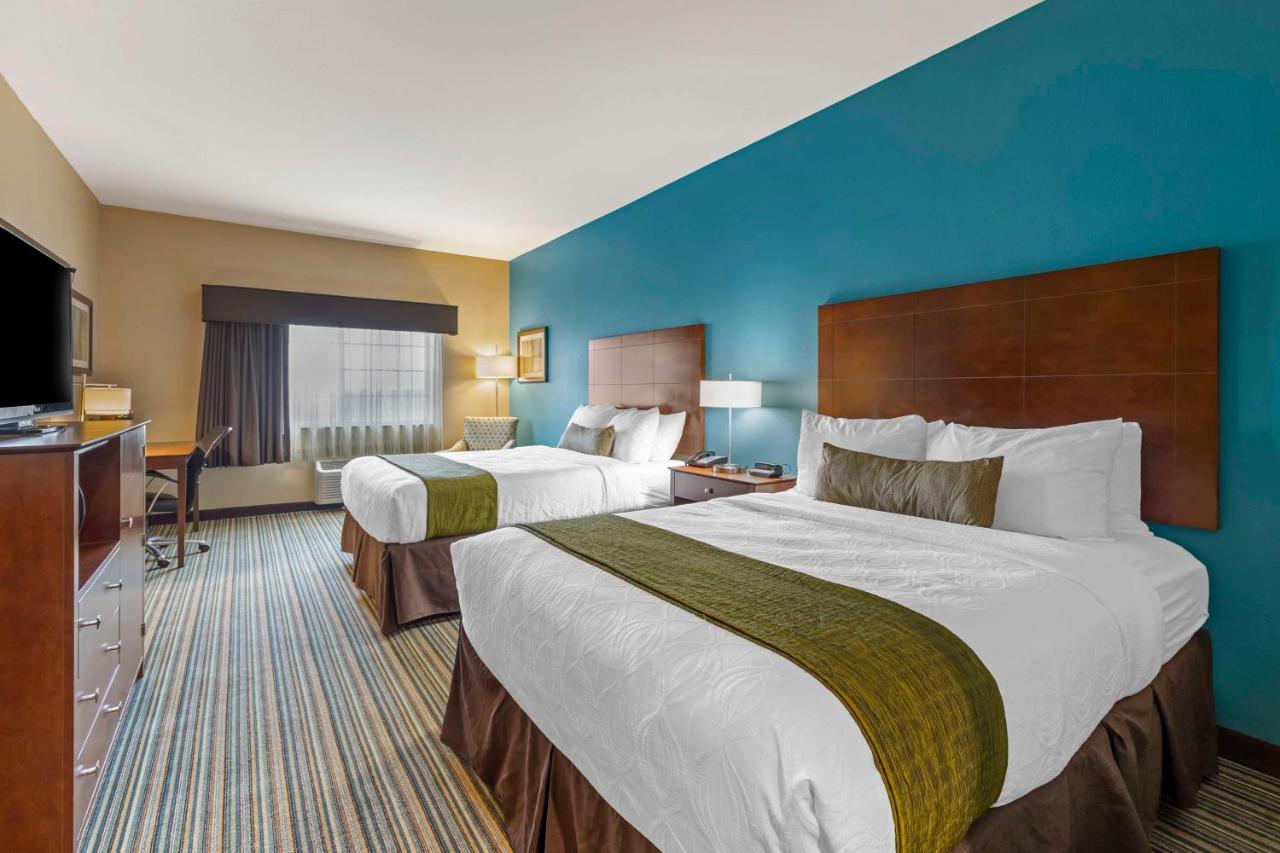 Queen Room with Two Queen Beds at Best Western Plus Patterson Park Inn
