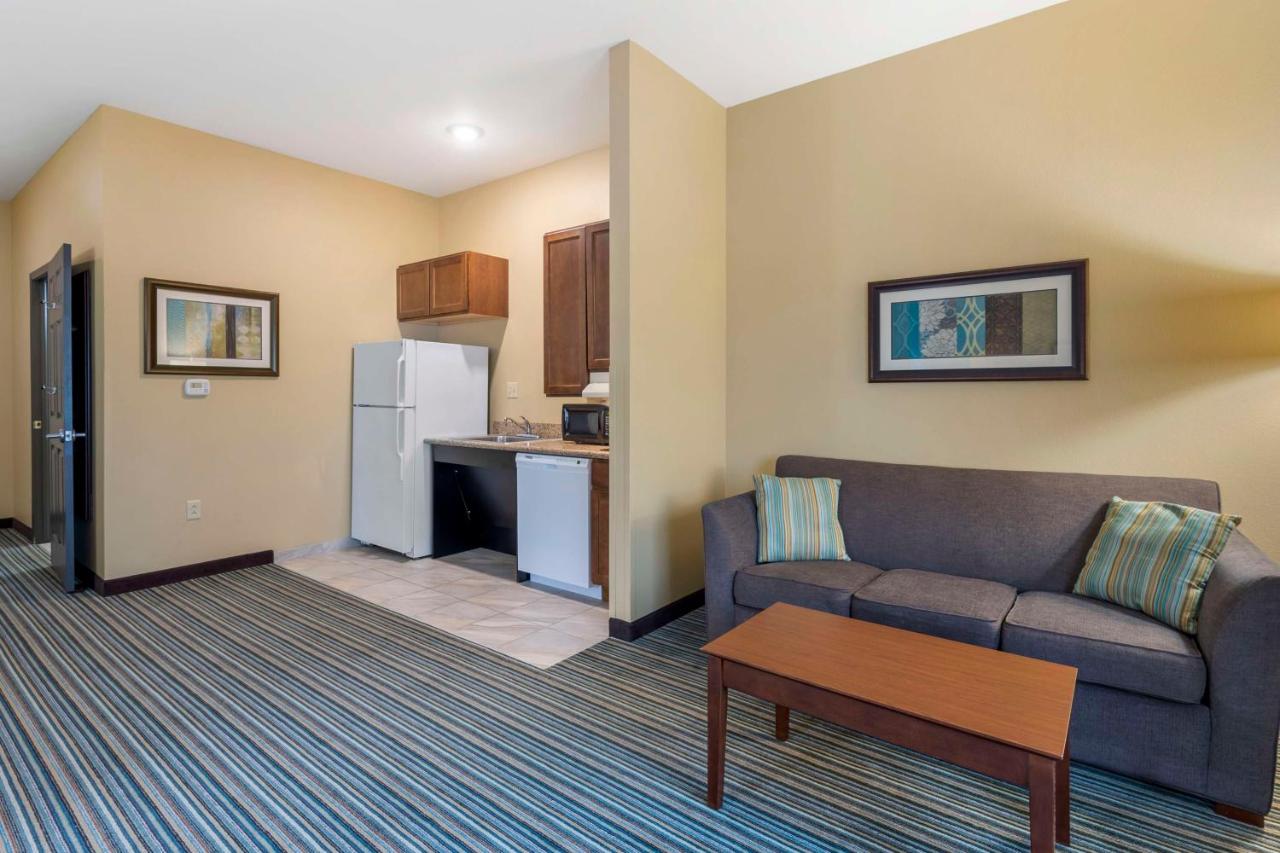 King Suite with Sofa Bed at Best Western Plus Patterson Park Inn