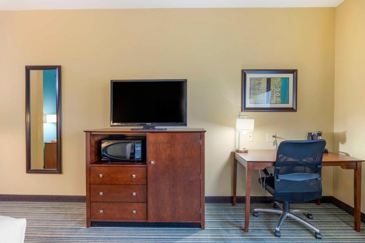 King Room at Best Western Plus Patterson Park Inn
