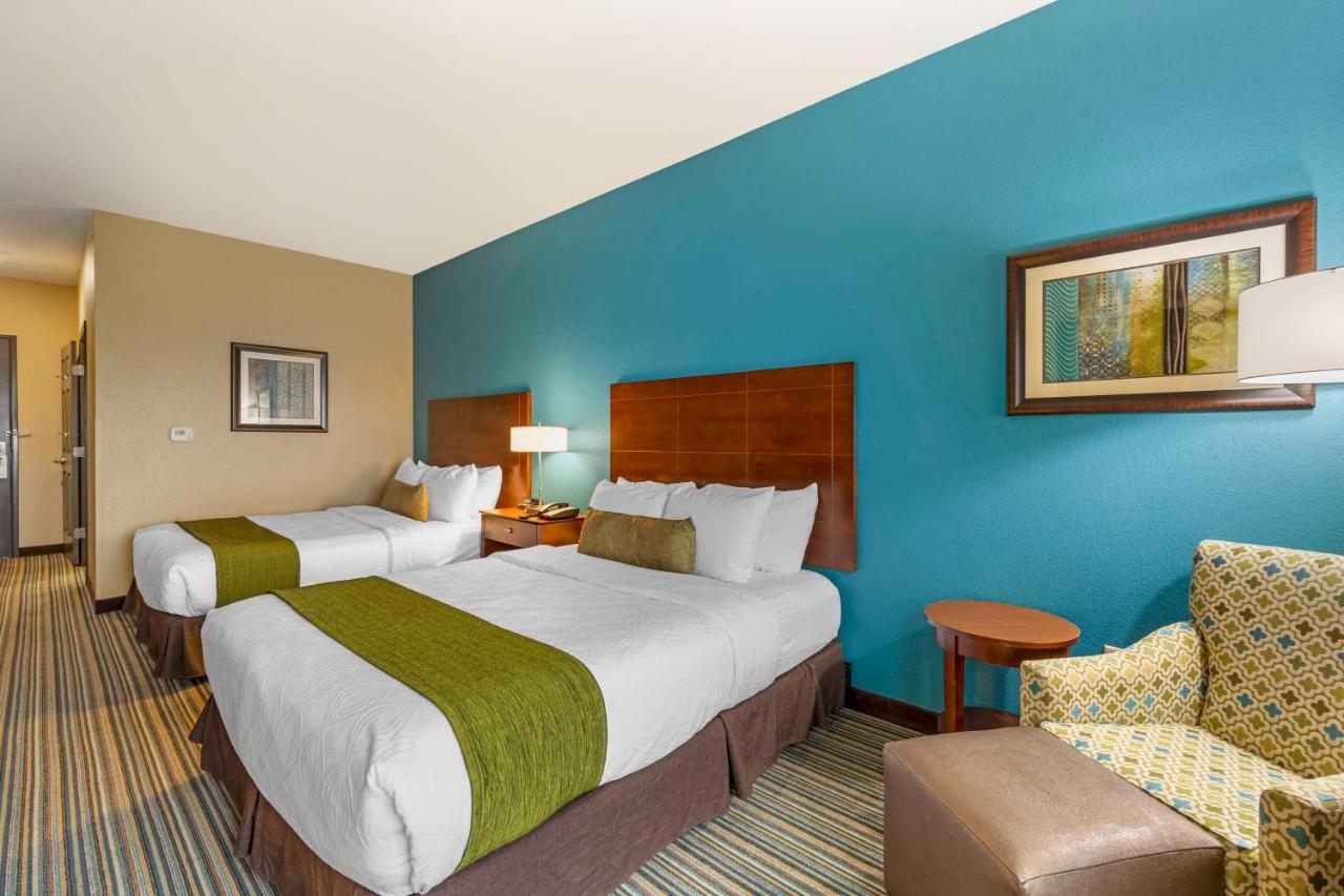 Queen Room with Two Queen Beds at Best Western Plus Patterson Park Inn