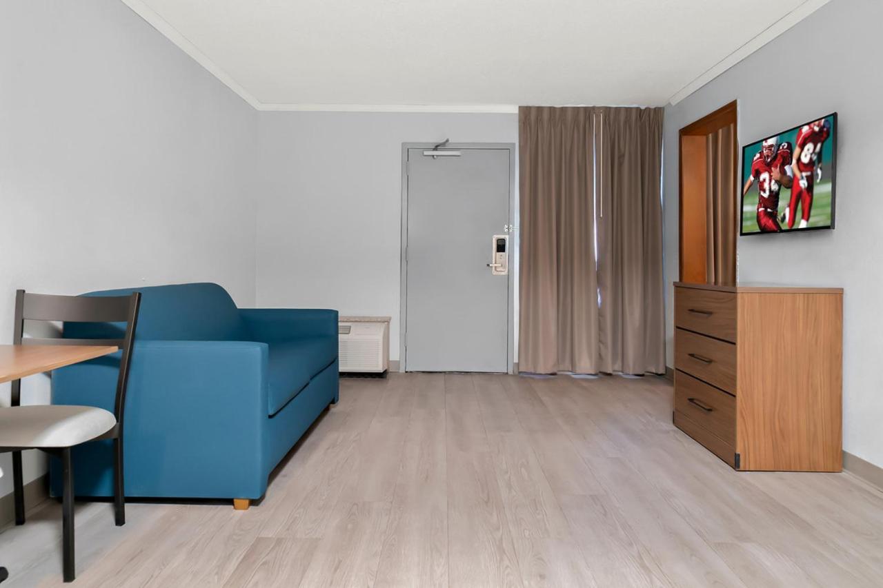 | Baymont by Wyndham Auburn Hills