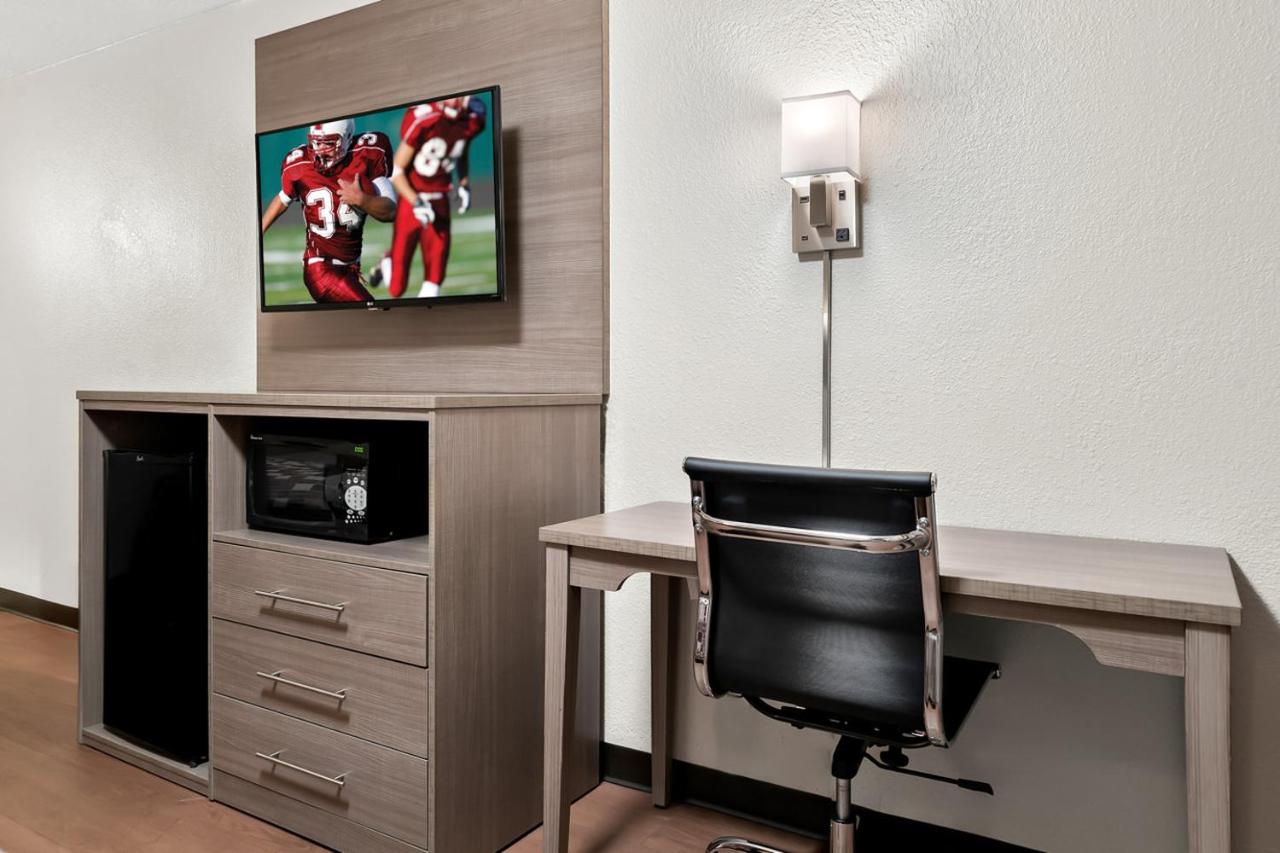 | Baymont by Wyndham Auburn Hills