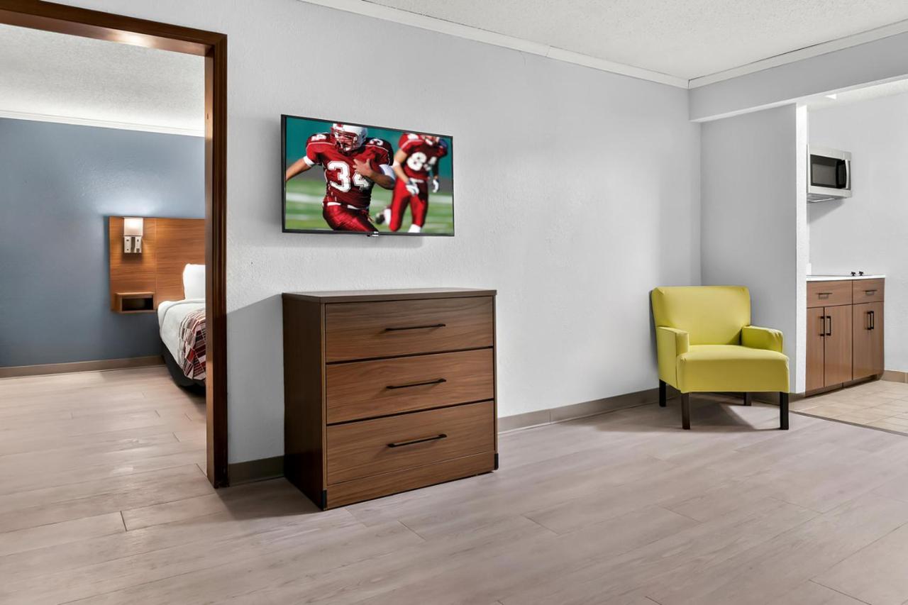 | Baymont by Wyndham Auburn Hills