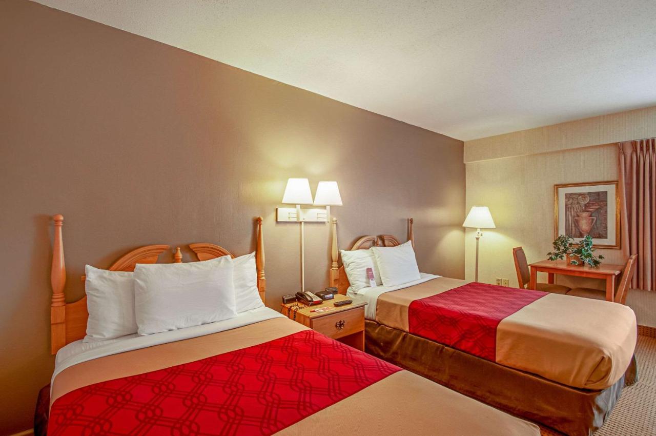 Family Double Room at Econo Lodge Metro