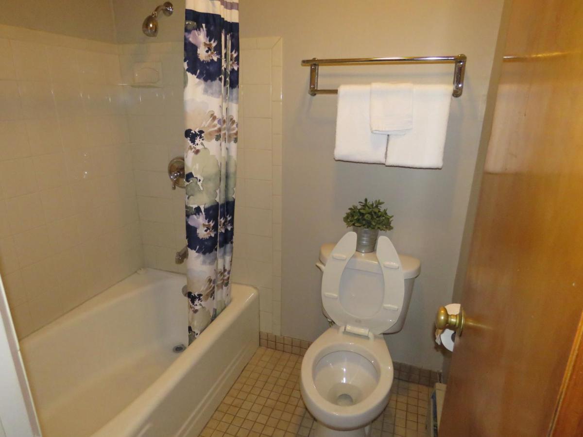 | Gateway Inn