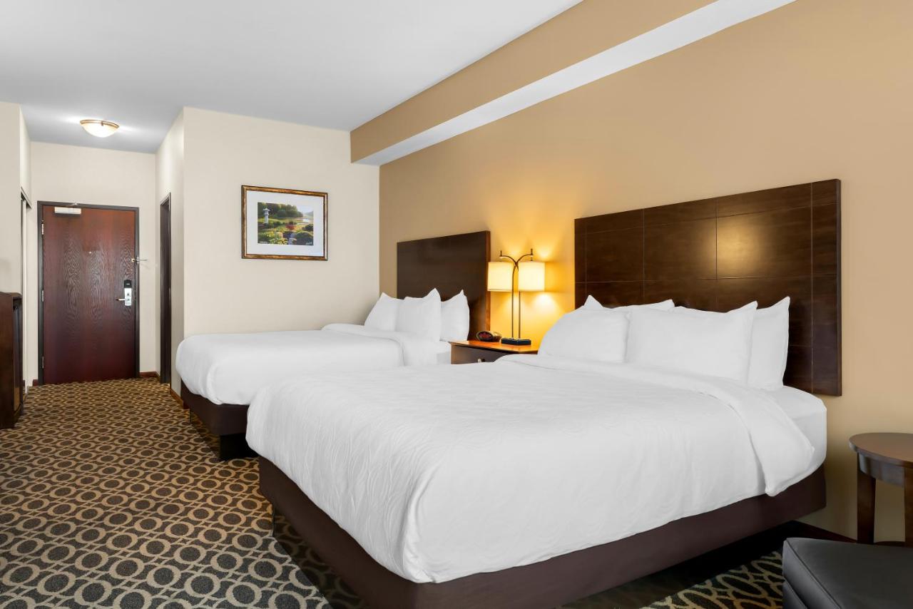 Executive Queen Room with Two Queen Beds - Non-Smoking at Best Western Paradise Inn