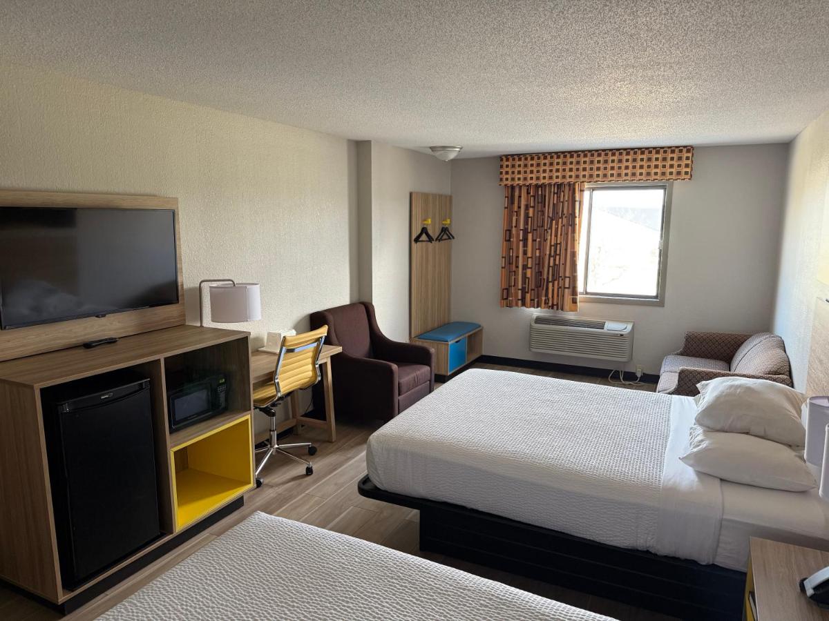 Deluxe Queen Room with Two Queen Beds - Non-Smoking at Days Inn by Wyndham Muncie -Ball State University