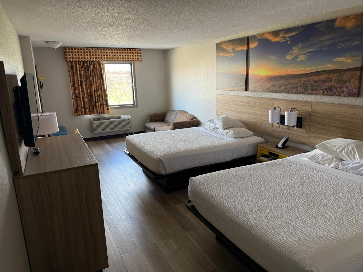Deluxe Queen Room with Two Queen Beds - Non-Smoking at Days Inn by Wyndham Muncie -Ball State University