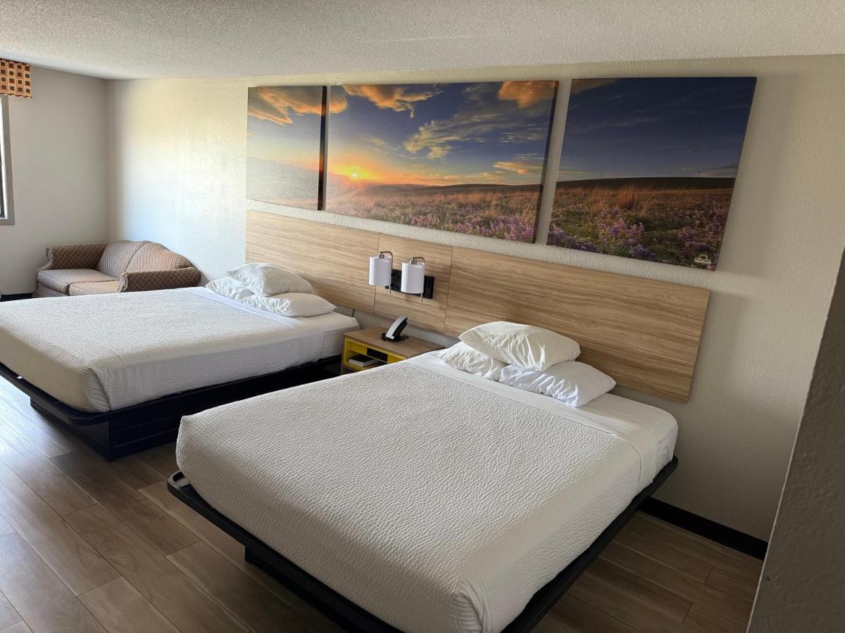 Deluxe Queen Room with Two Queen Beds - Non-Smoking at Days Inn by Wyndham Muncie -Ball State University