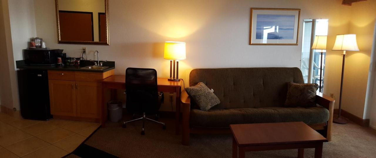  | Oceanfront Lodge