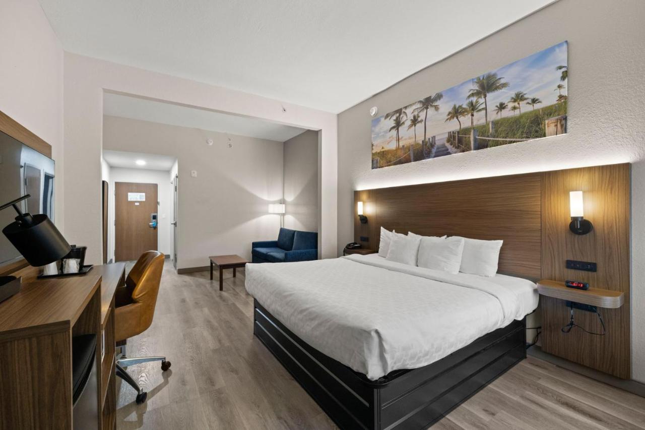 King Room - Accessible/Non-Smoking at Clarion Pointe Lakeland I-4