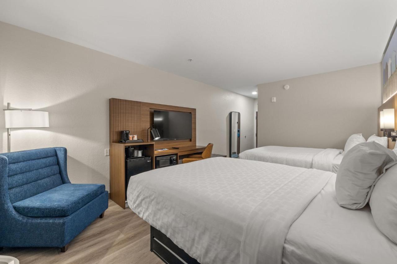 Queen Room with Two Queen Beds - Accessible/Non-Smoking  at Clarion Pointe Lakeland I-4