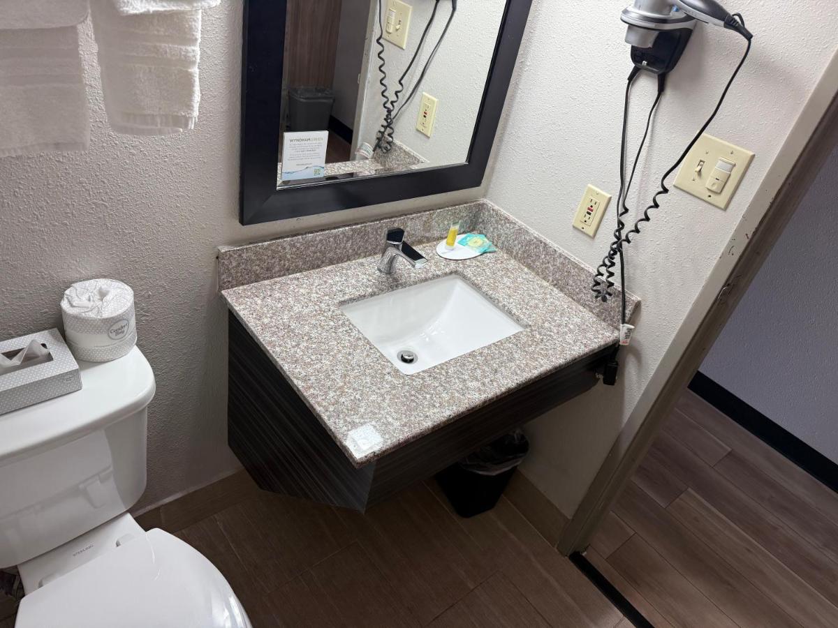 King Room - Non-Smoking at Days Inn by Wyndham Muncie -Ball State University