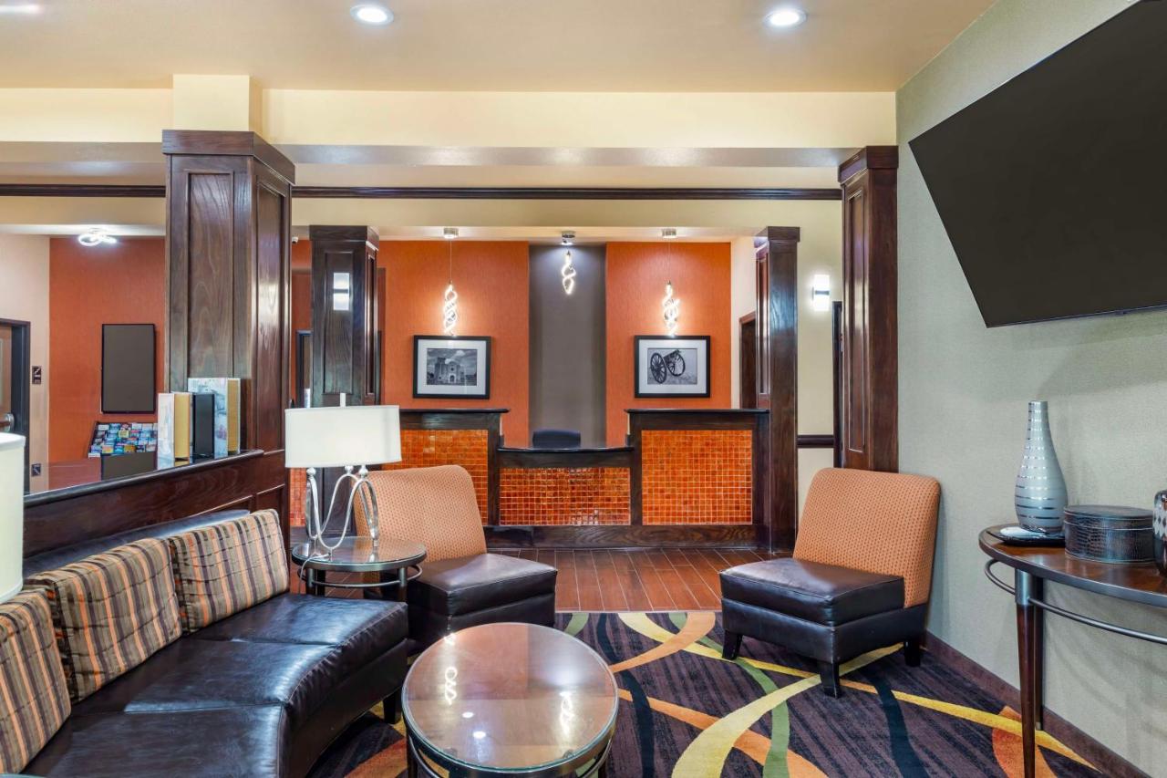 | Best Western Plus Goliad Inn & Suites