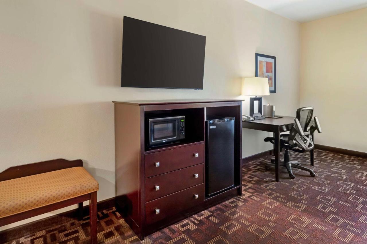 | Best Western Plus Goliad Inn & Suites