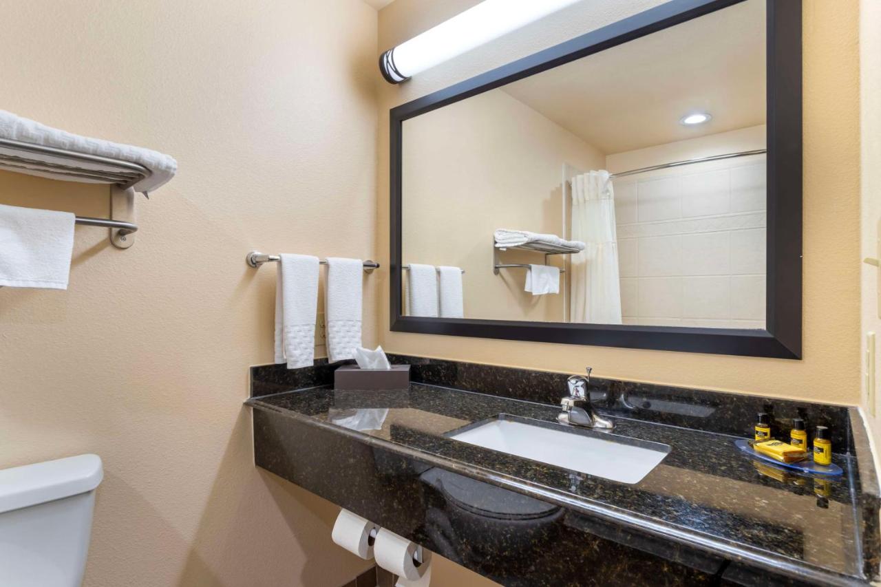 | Best Western Plus Goliad Inn & Suites