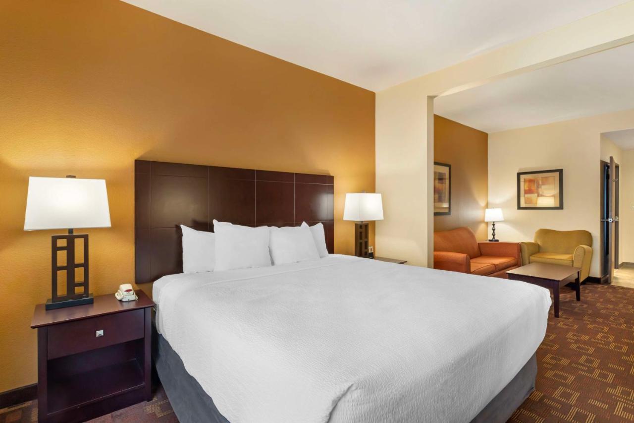 King Suite - Non-Smoking at Best Western Plus Goliad Inn & Suites