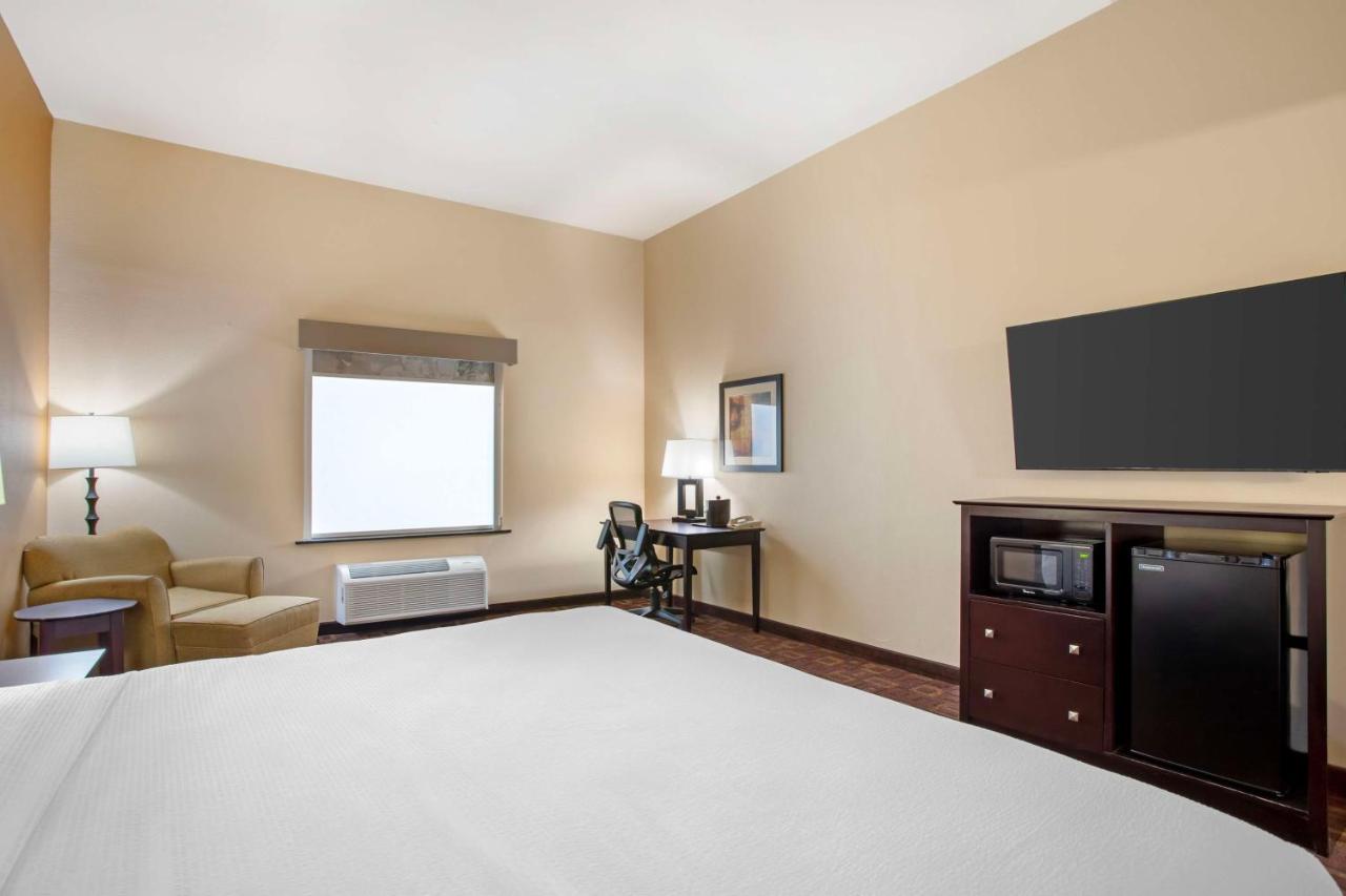 | Best Western Plus Goliad Inn & Suites