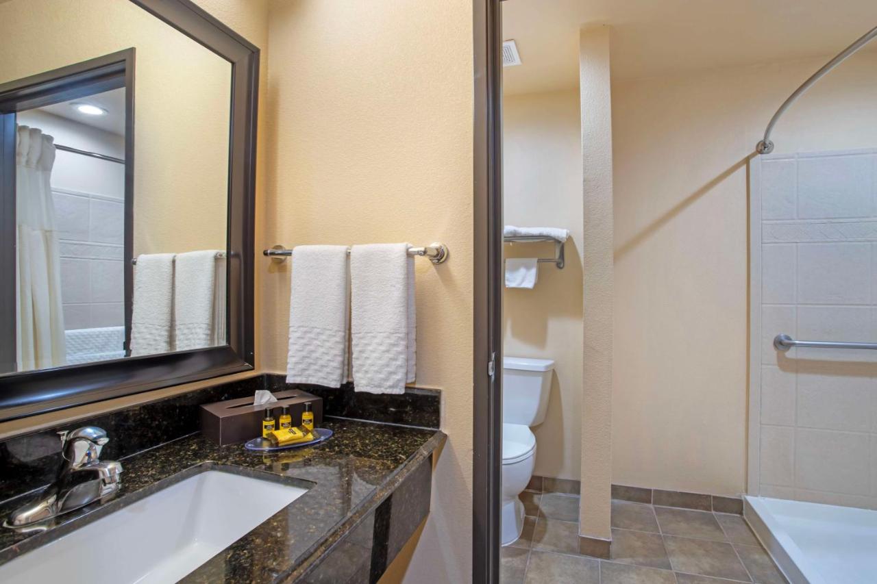| Best Western Plus Goliad Inn & Suites