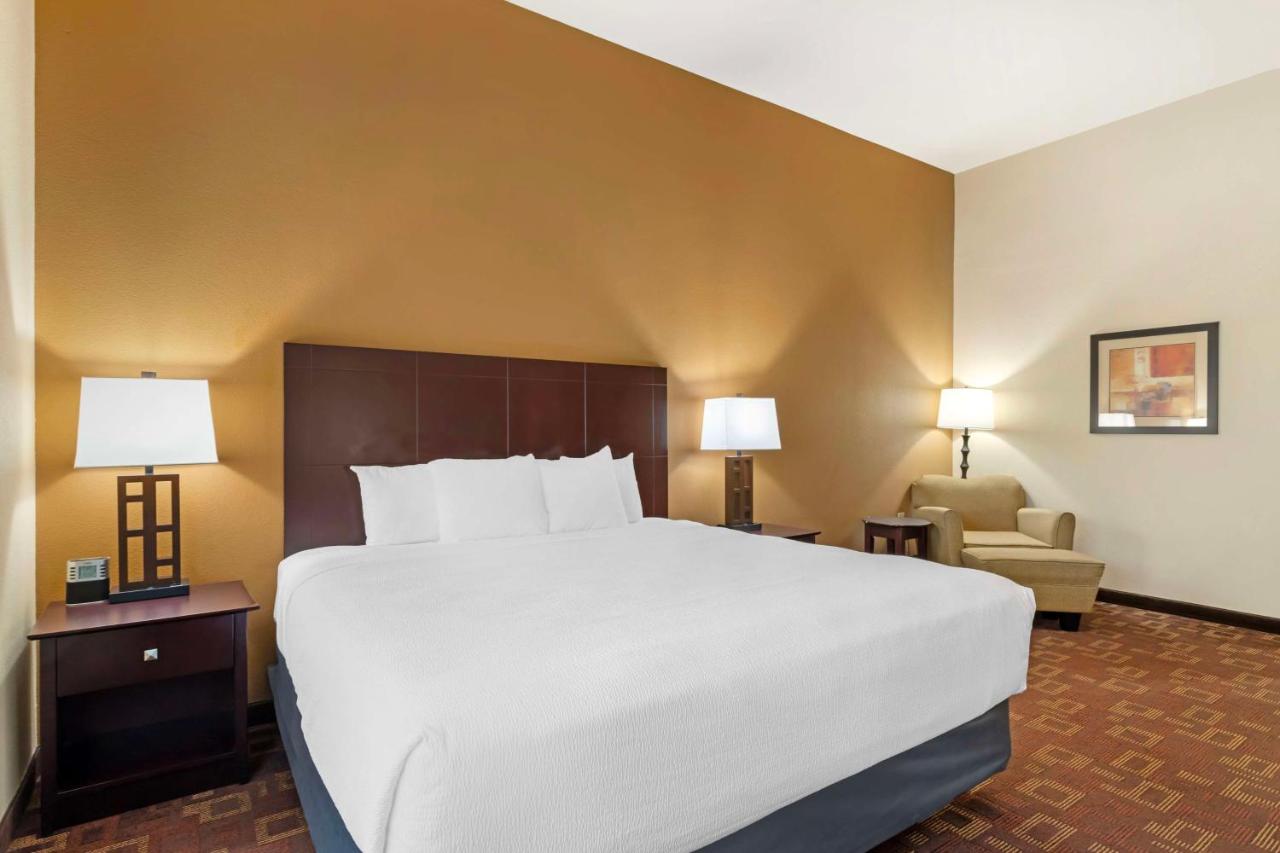 | Best Western Plus Goliad Inn & Suites