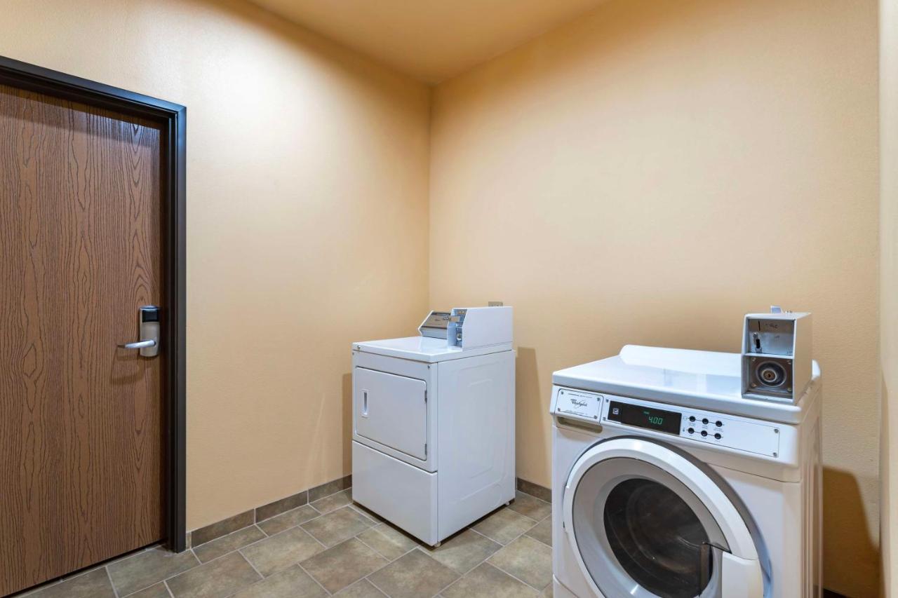 | Best Western Plus Goliad Inn & Suites