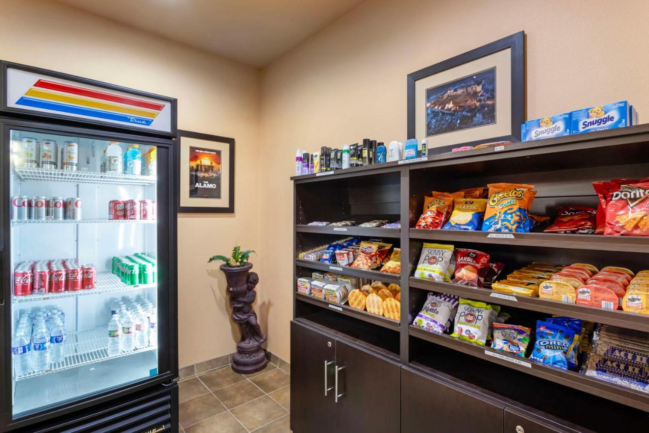 | Best Western Plus Goliad Inn & Suites