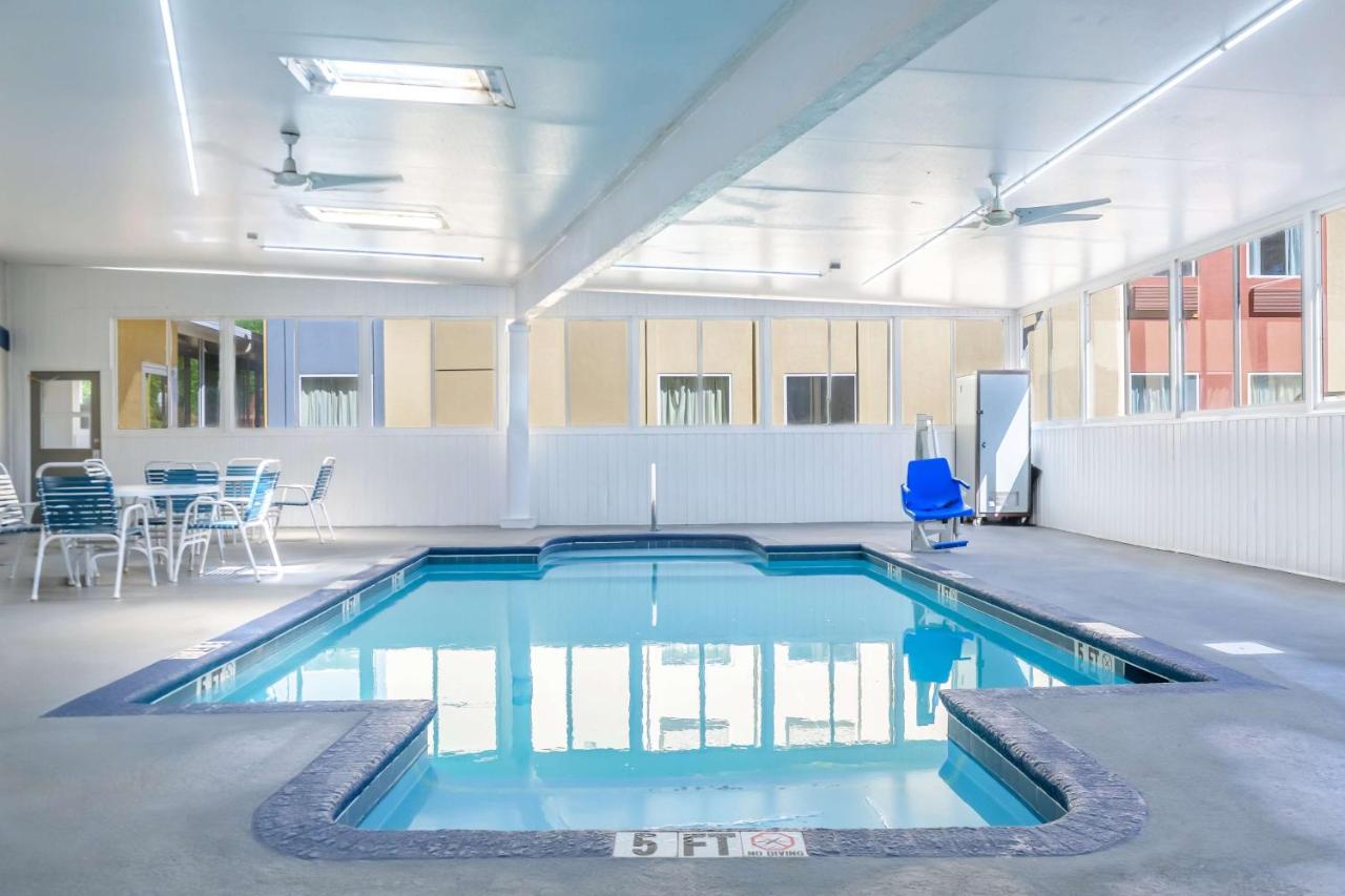 | Motel 6 Dawsonville GA North GA Premium Outlets