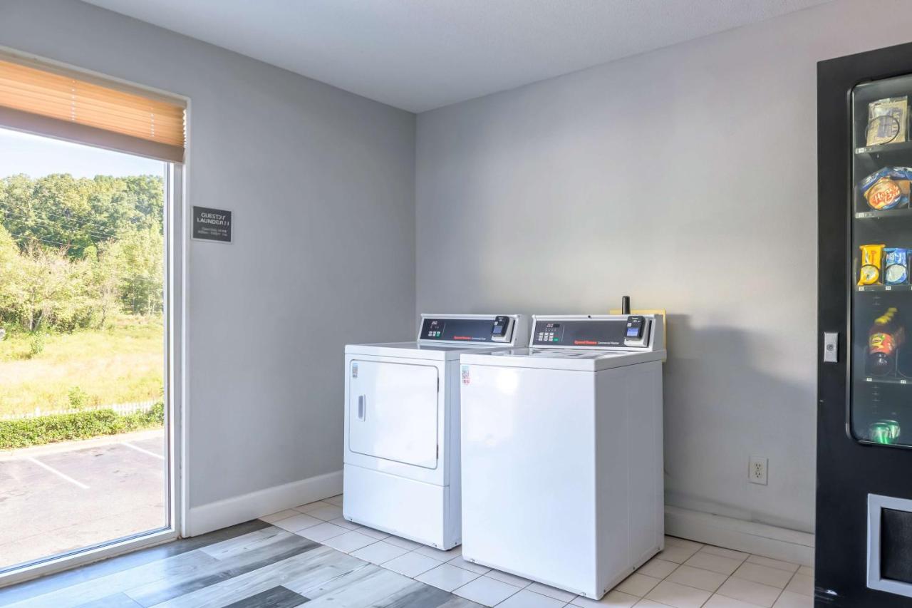 | Motel 6 Dawsonville GA North GA Premium Outlets