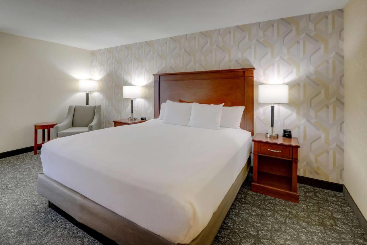 Deluxe King Room – High Floor at Drury Inn & Suites Charlotte University Place