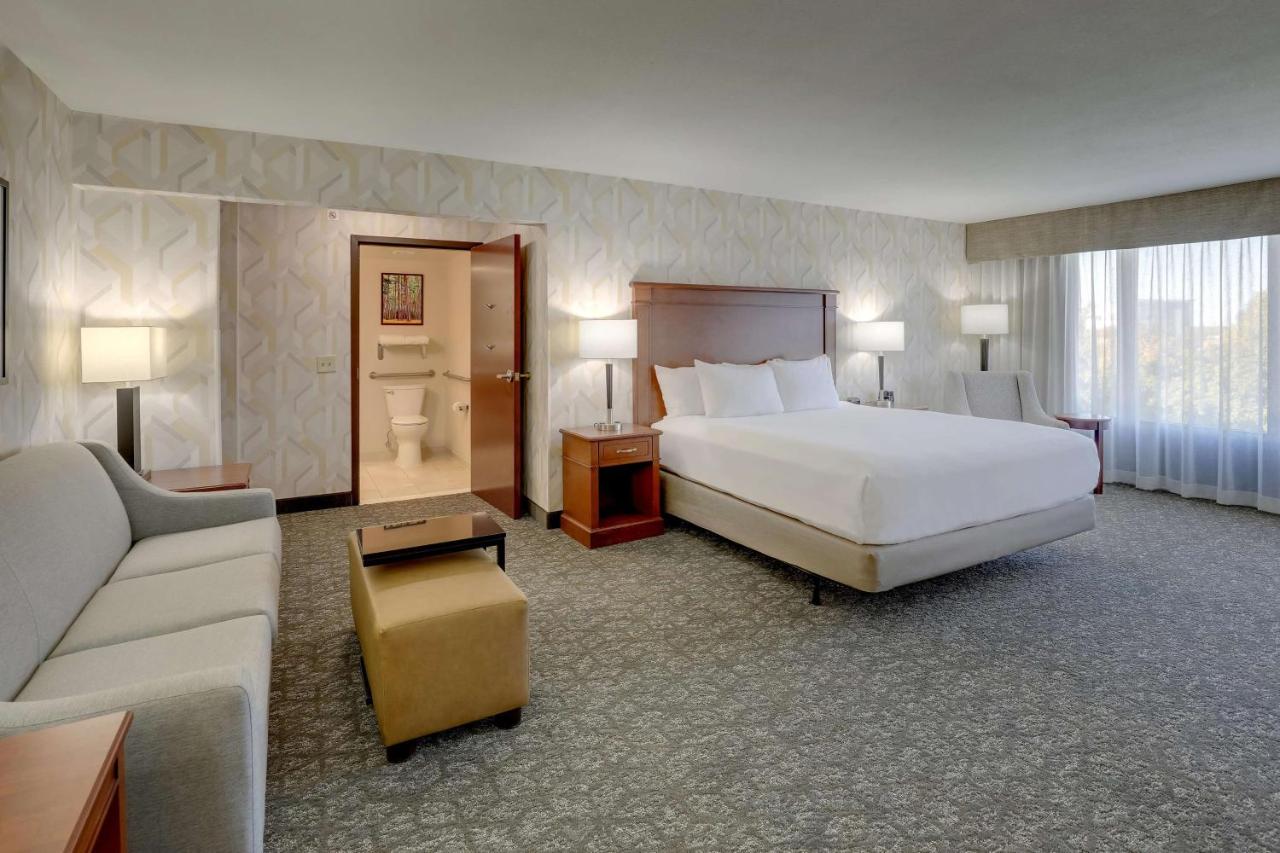 Deluxe King Room with Sofa Bed at Drury Inn & Suites Charlotte University Place