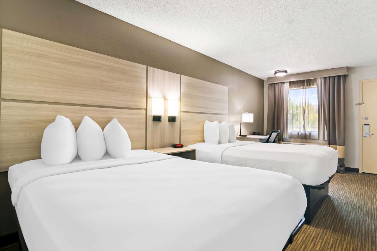 Double Room with Two Double Beds - Non-Smoking at Best Western The Oasis at Joplin